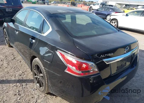 2015 Nissan Altima 2.5 S из США, поврежденный, VIN 1N4AL3AP9FN868217